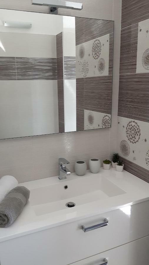 Porec Villa Luna With Pool מראה חיצוני תמונה